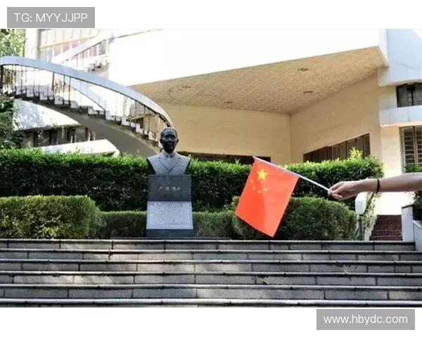 加纳主帅解雇前为记者唱生日歌